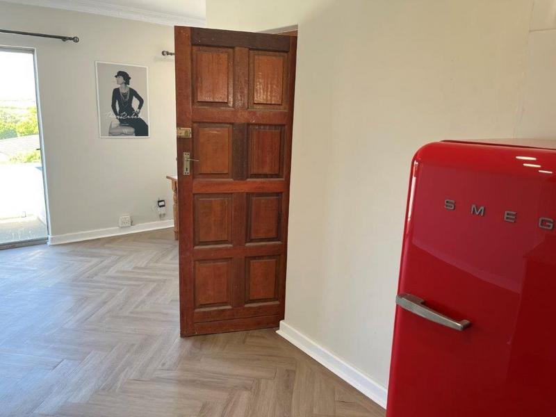 To Let 2 Bedroom Property for Rent in Lakeside Western Cape